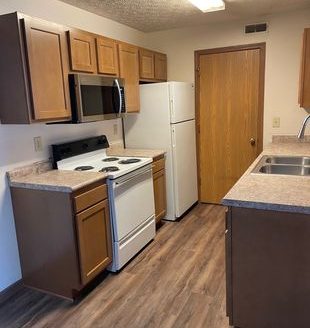 2-Bedroom Apartment for Rent in Columbus, OH 43228 – $1350/mo | 2 Baths | Updated 2025