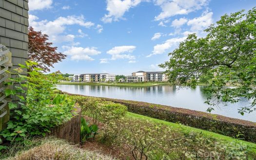 Condo for Sale in Charlotte, NC 28262 – 3 Bedrooms, 2 Baths – $279000