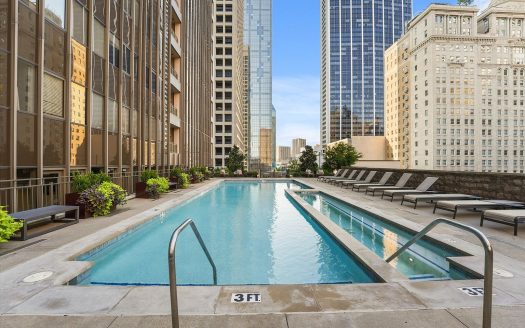 Condo for Sale in Dallas, TX 75202 – 1 Bedroom, 1 Bath – $250000