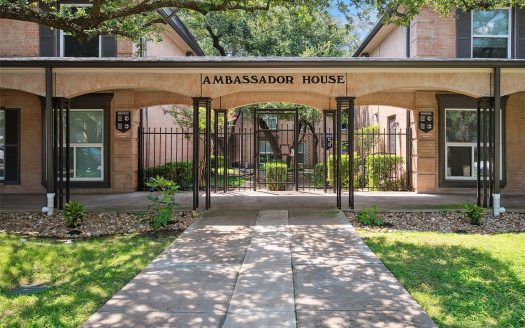 Condo for Sale in Dallas, TX 75230 – 2 Bedrooms, 2 Baths – $129500