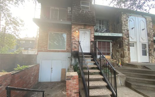 Townhouse for Sale in Dallas, TX 75220 – 2 Bedrooms, 3 Baths – $120000