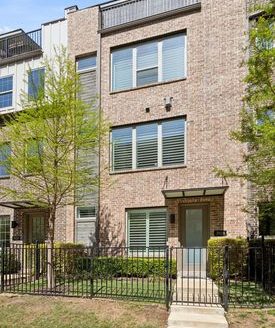 Townhouse for Sale in Dallas, TX 75204 – 2 Bedrooms, 3 Baths – $449000