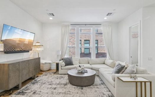 Townhouse for Sale in Dallas, TX 75219 – 3 Bedrooms, 4 Baths – $629000