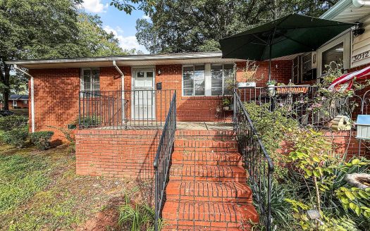Condo for Sale in Charlotte, NC 28208 – 3 Bedroom, 1 Bath – $154900