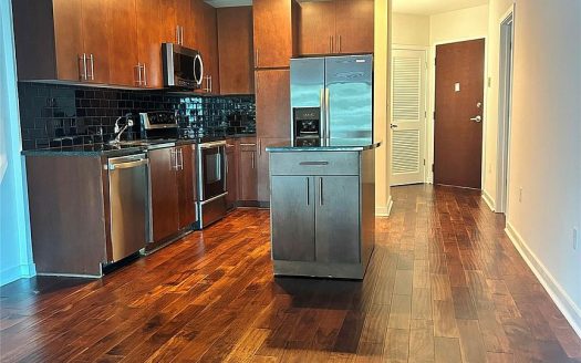 Condo for Sale in Charlotte, NC 28202 – 1 Bedroom, 1 Bath – $342000