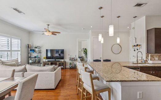 Condo for Sale in Dallas, TX 75204 – 2 Bedrooms, 2 Baths – $430000