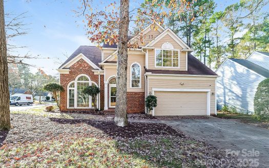 Single Family Home for Sale in Charlotte, NC 28269 – 3 Bedrooms, 3 Baths – $419900
