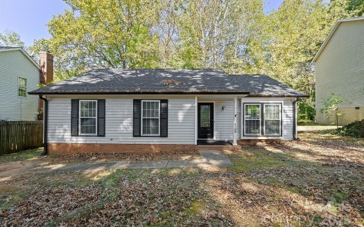 Single Family Home for Sale in Charlotte, NC 28212 – 3 Bedrooms, 2 Baths – $300000