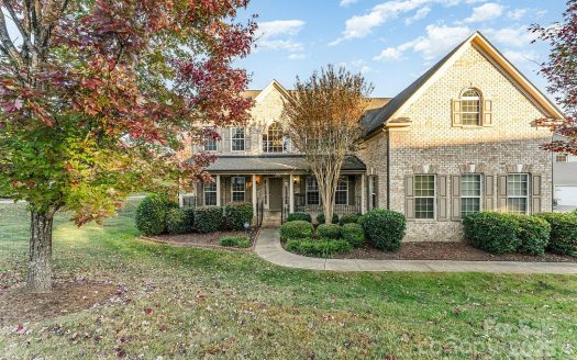 Single Family Home for Sale in Charlotte, NC 28269 – 5 Bedrooms, 3 Baths – $600000