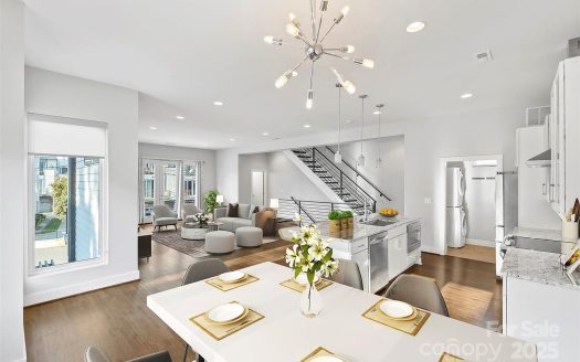 Condo for Sale in Charlotte, NC 28202 – 3 Bedrooms, 4 Baths – $824000