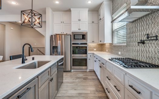 Townhouse for Sale in Dallas, TX 75212 – 3 Bedrooms, 4 Baths – $690000