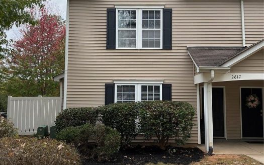 Townhouse for Sale in Charlotte, NC 28269 – 3 Bedrooms, 3 Baths – $230000