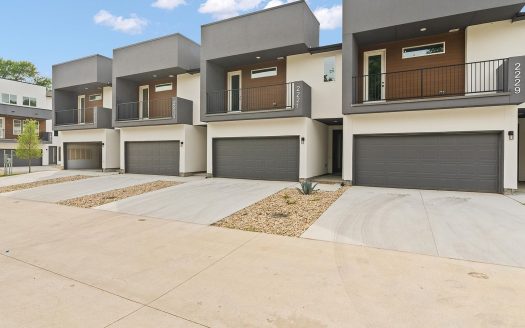 Townhouse for Sale in San Antonio, TX 78235 – 2 Bedrooms, 3 Baths – $479000