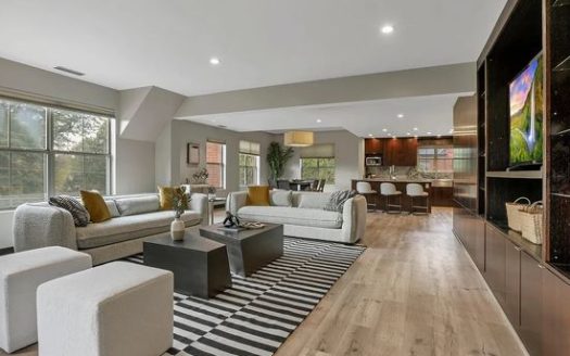 3-Bedroom Apartment for Rent in Columbus, OH 43215 – $5200/mo | 3 Baths | Updated 2025