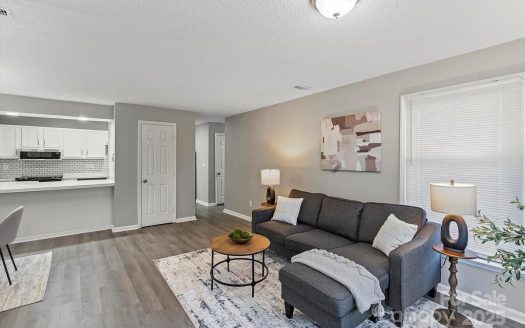 Condo for Sale in Charlotte, NC 28215 – 2 Bedrooms, 2 Baths – $155000