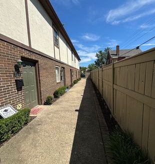 2-Bedroom Townhouse for Rent in Columbus, OH 43206 – $1295/mo | 2 Baths | Updated 2025