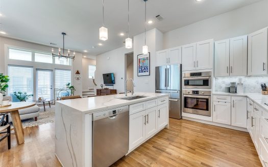 Condo for Sale in Dallas, TX 75204 – 2 Bedrooms, 3 Baths – $468500