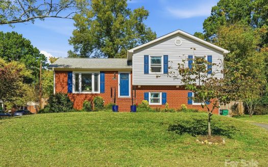 Single Family Home for Sale in Charlotte, NC 28210 – 3 Bedrooms, 2 Baths – $475000