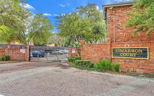Condo for Sale in Dallas, TX 75252 – 1 Bedroom, 1 Bath – $115000