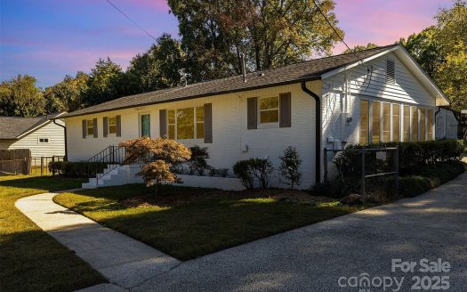 Single Family Home for Sale in Charlotte, NC 28216 – 3 Bedrooms, 2 Baths – $340000