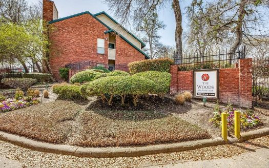 Condo for Sale in Dallas, TX 75231 – 2 Bedroom, 1 Bath – $163000