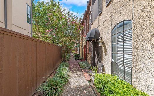 Condo for Sale in Dallas, TX 75219 – 2 Bedrooms, 2 Baths – $359000