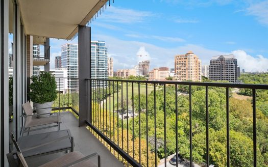 Condo for Sale in Dallas, TX 75201 – 2 Bedrooms, 2 Baths – $825000
