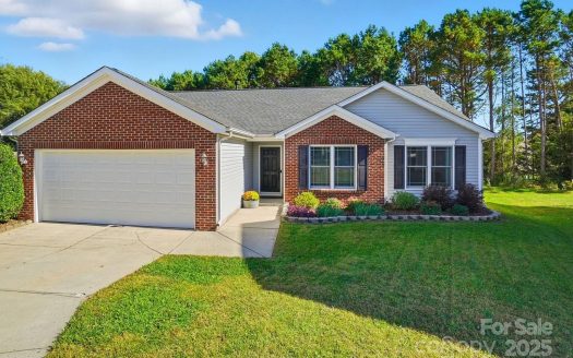 Single Family Home for Sale in Charlotte, NC 28262 – 3 Bedrooms, 2 Baths – $369900