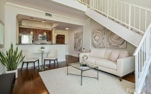 Condo for Sale in Charlotte, NC 28202 – 2 Bedrooms, 2 Baths – $499900