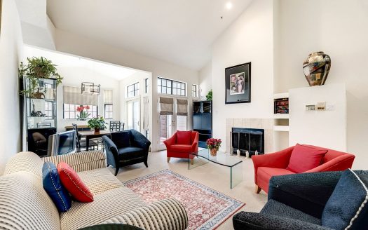 Condo for Sale in Dallas, TX 75204 – 2 Bedrooms, 3 Baths – $384900