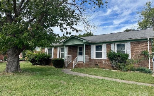Single Family Home for Sale in Charlotte, NC 28217 – 3 Bedrooms, 2 Baths – $284500