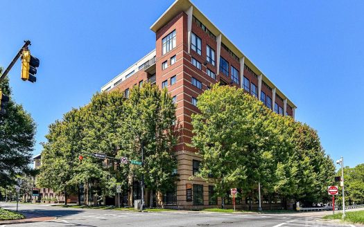 Condo for Sale in Charlotte, NC 28202 – 1 Bedroom, 1 Bath – $243000