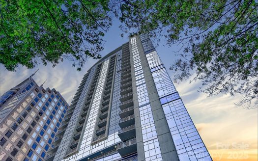 Condo for Sale in Charlotte, NC 28202 – 3 Bedrooms, 4 Baths – $2600000