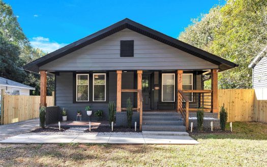 Single Family Home for Sale in Charlotte, NC 28208 – 3 Bedrooms, 2 Baths – $350000