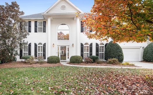 Single Family Home for Sale in Matthews, NC 28105 – 5 Bedrooms, 3 Baths – $659500