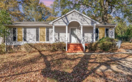 Single Family Home for Sale in Charlotte, NC 28215 – 3 Bedrooms, 2 Baths – $279500