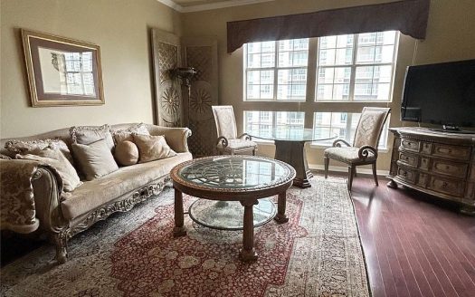 Condo for Sale in Dallas, TX 75219 – 1 Bedroom, 1 Bath – $379000