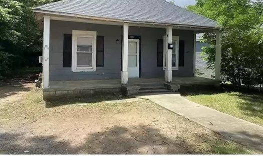 Single Family Home for Sale in Charlotte, NC 28216 – 2 Bedrooms, 1 Baths – $177000