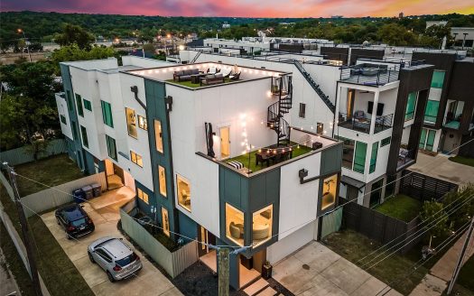 Single Family Home for Sale in Dallas, TX 75208 – 3 Bedrooms, 4 Baths – $749900