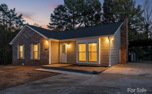 Single Family Home for Sale in Charlotte, NC 28227 – 3 Bedrooms, 3 Baths – $297700