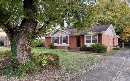 Single Family Home for Sale in Charlotte, NC 28214 – 3 Bedrooms, 2 Baths – $290000