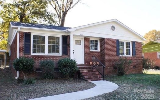 Single Family Home for Sale in Charlotte, NC 28208 – 3 Bedrooms, 1 Baths – $309000
