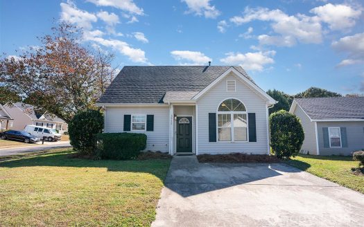 Single Family Home for Sale in Charlotte, NC 28213 – 3 Bedrooms, 2 Baths – $264999