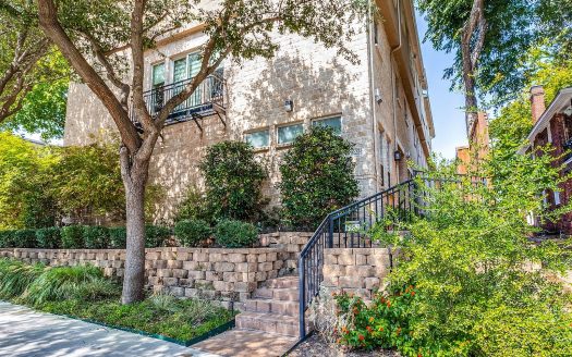 Condo for Sale in Dallas, TX 75214 – 3 Bedrooms, 4 Baths – $699000