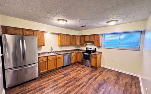 3-Bedroom Apartment for Rent in Columbus, OH 43220 – $1600/mo | 1 Baths | Updated 2025