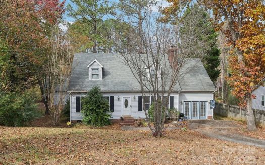 Single Family Home for Sale in Charlotte, NC 28227 – 3 Bedrooms, 2 Baths – $325000