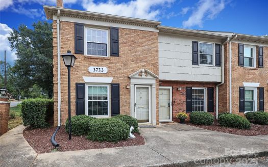 Condo for Sale in Charlotte, NC 28209 – 2 Bedrooms, 3 Baths – $289500