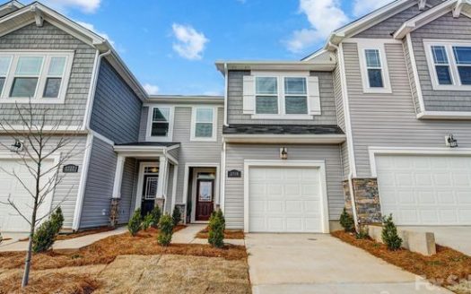 Townhouse for Sale in Charlotte, NC 28269 – 3 Bedrooms, 3 Baths – $369990
