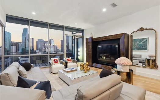 Condo for Sale in Dallas, TX 75219 – 1 Bedroom, 2 Baths – $639000