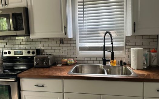 2-Bedroom Townhouse for Rent in Columbus, OH 43228 – $1300/mo | 1 Baths | Updated 2025